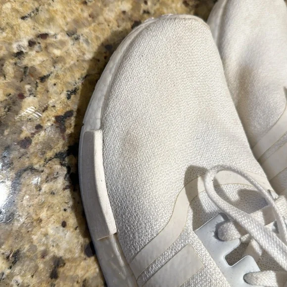 Adidas Women’s Size 9 - Picture 3 of 5